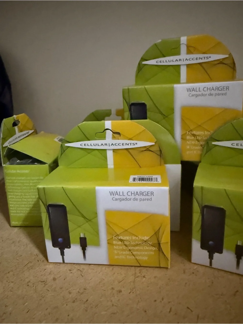 Cellular Accents Wall Charger - Green/Yellow Box